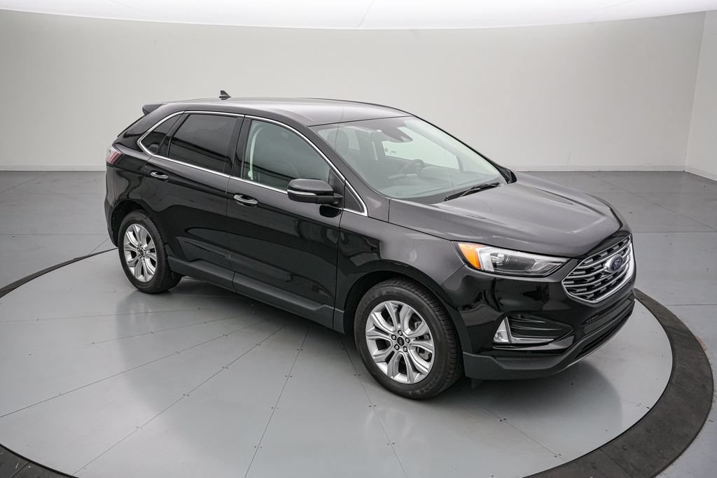 Certified 2023 Ford Edge Titanium AWD/4WD image 2