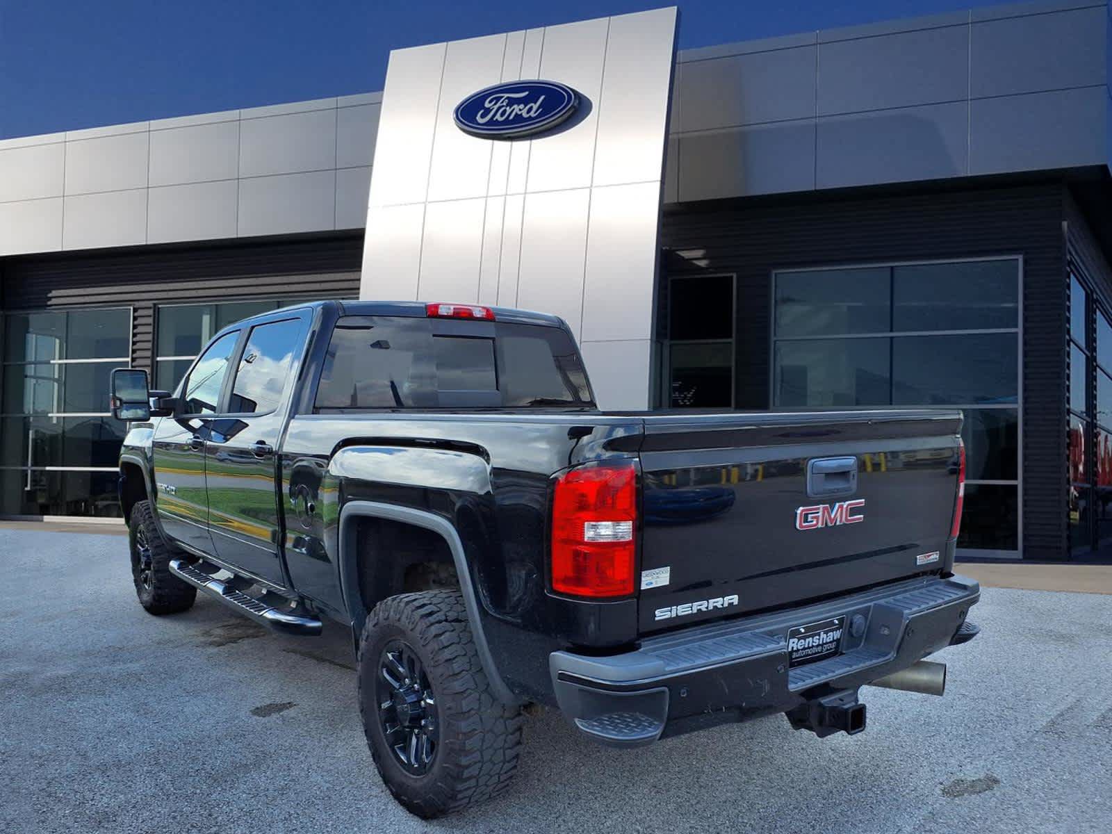 Used 2017 GMC Sierra 2500 SLT w/ Duramax Plus Package AWD/4WD image 3