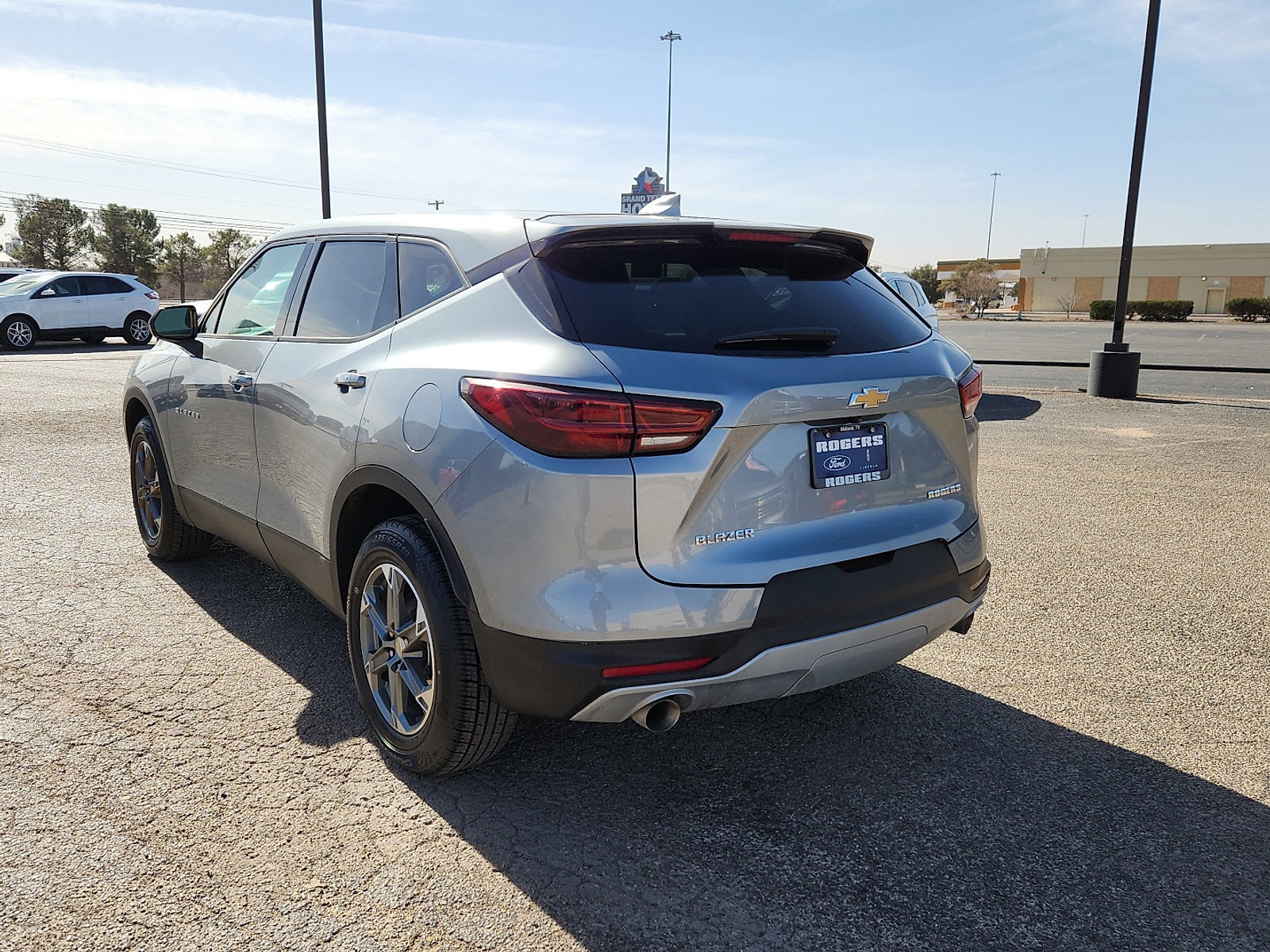 Used 2025 Chevrolet Blazer LT image 3
