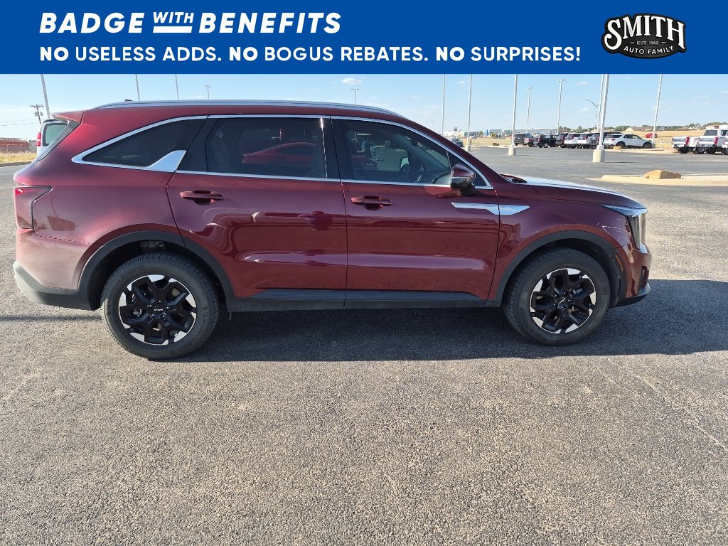 Used 2025 Kia Sorento S AWD/4WD image 3