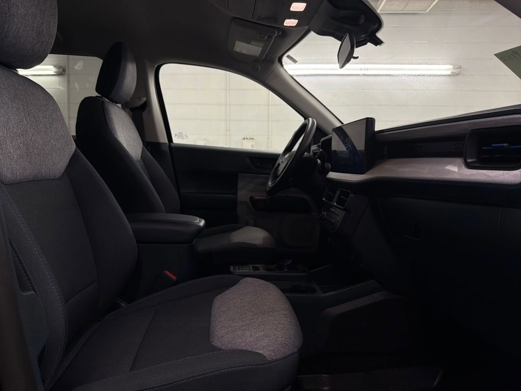 Certified 2025 Ford Maverick XLT image 30