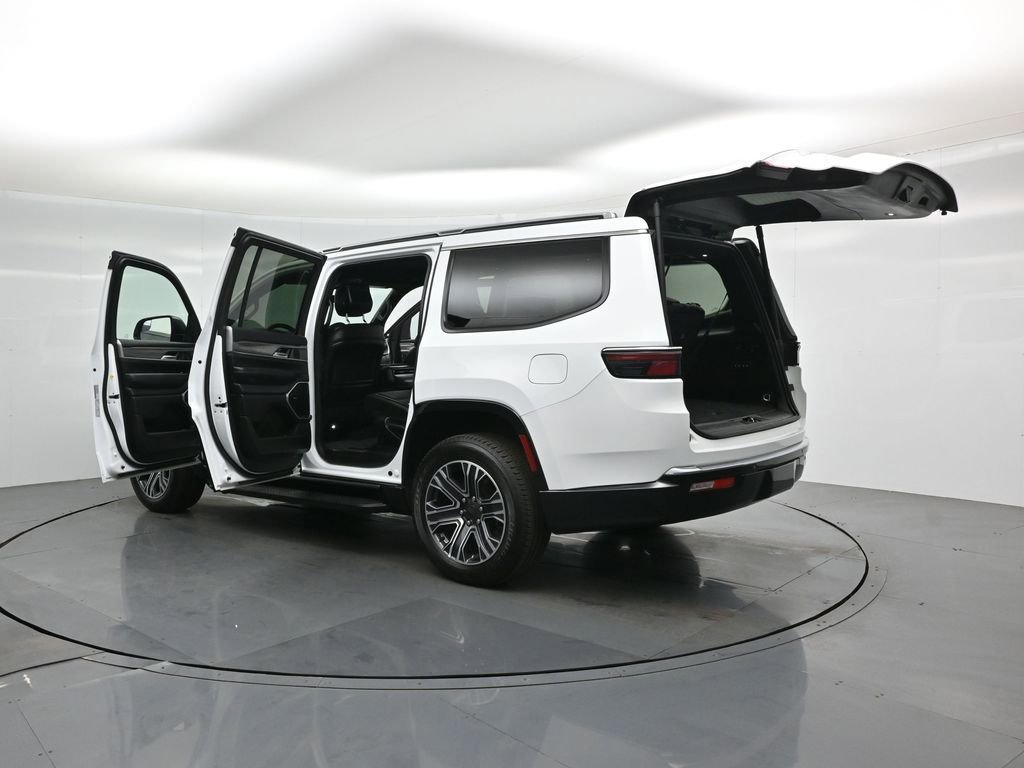 Used 2024 Jeep Wagoneer Series II w/ Flexible Seating Group image 40