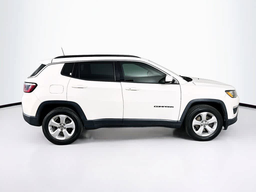 Used 2018 Jeep Compass Latitude FWD image 25