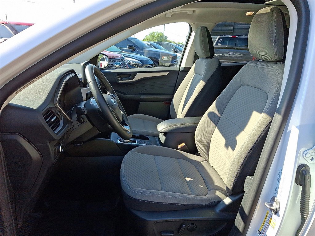 Certified 2022 Ford Escape SE w/ SE Sport Appearance Package image 13