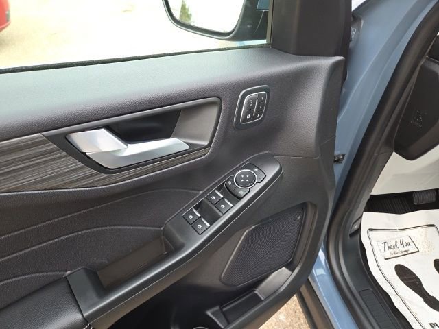 Certified 2025 Ford Escape Platinum image 19