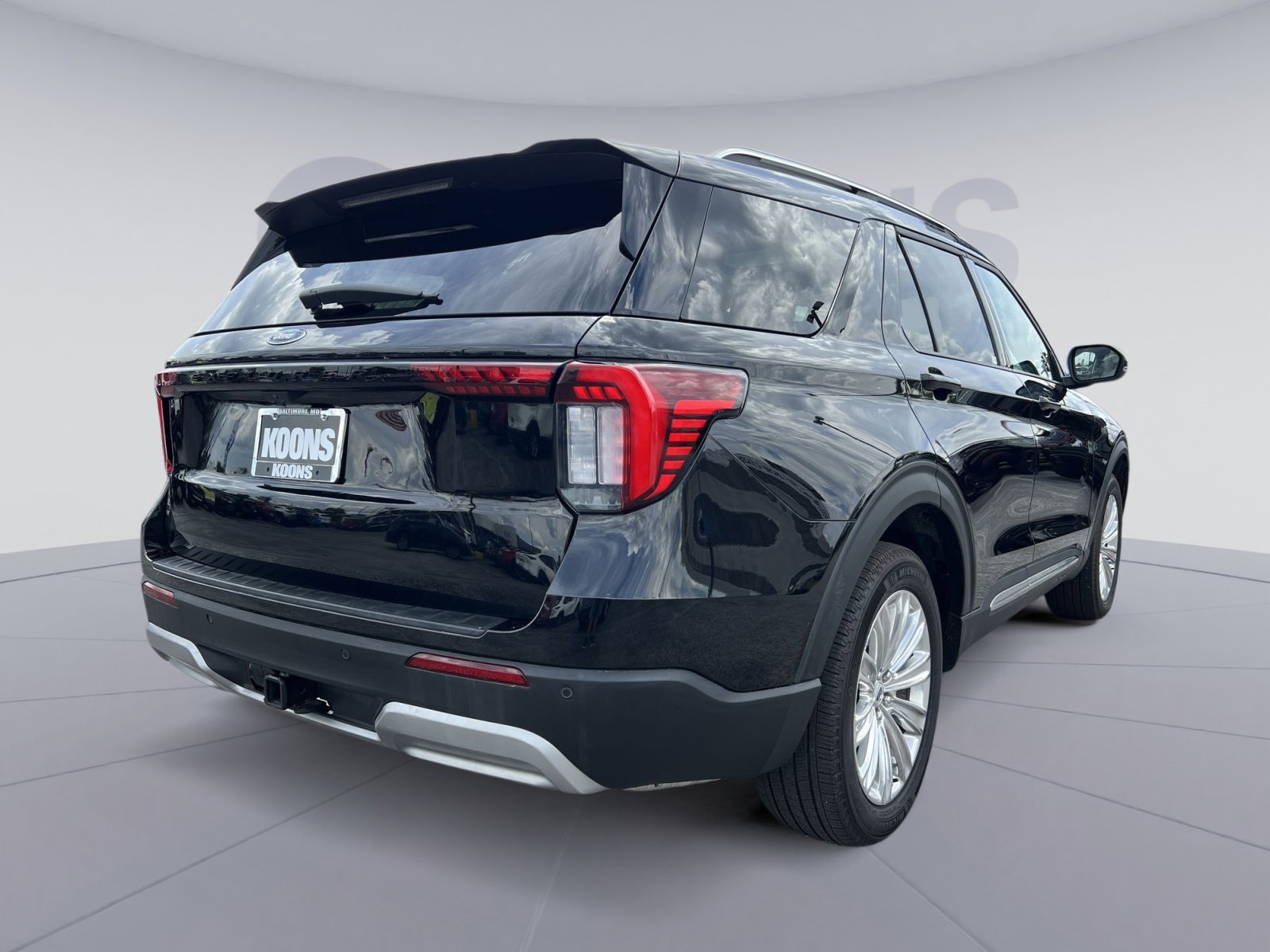 Certified 2025 Ford Explorer Platinum w/ LUX Leather Package AWD/4WD image 16