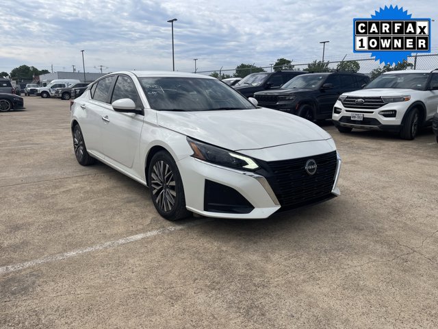 Used 2023 Nissan Altima 2.5 SV FWD image 2