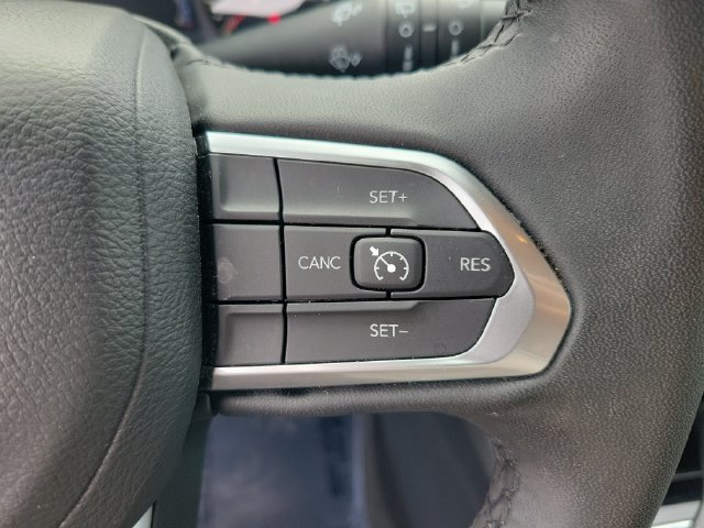 Used 2024 Jeep Compass Latitude AWD/4WD image 26