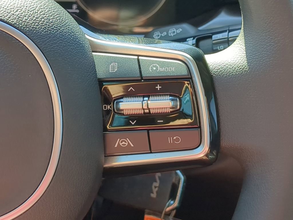 Used 2023 Kia Sorento LX FWD image 22