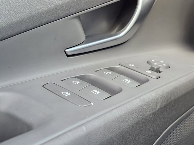 Used 2024 Hyundai Elantra SEL image 16