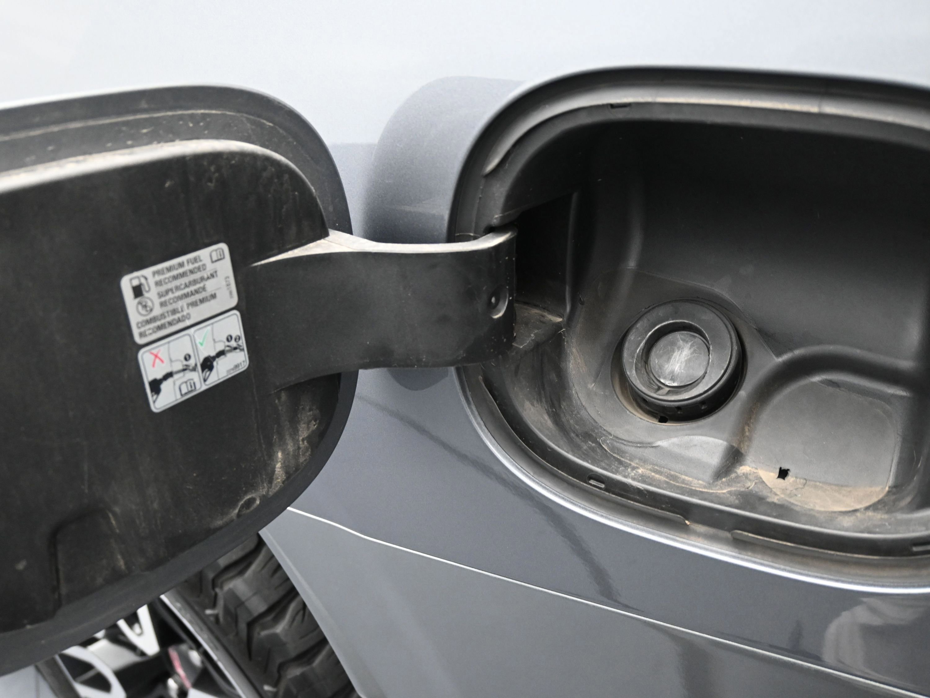 Used 2022 GMC Yukon XL AT4 image 40