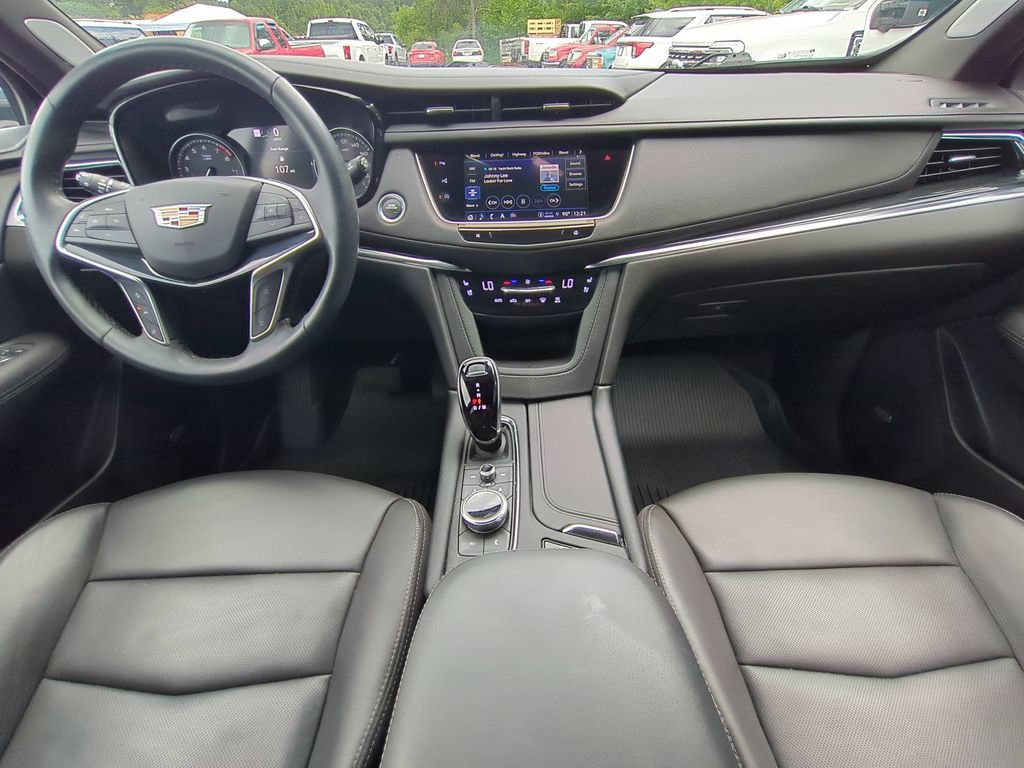 Used 2025 Cadillac XT5 Premium Luxury w/ Technology Package FWD image 17