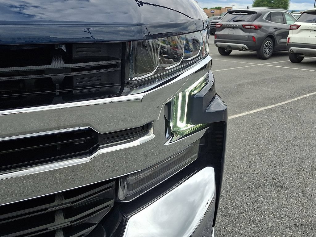 Used 2022 Chevrolet Silverado 1500 LT AWD/4WD image 9