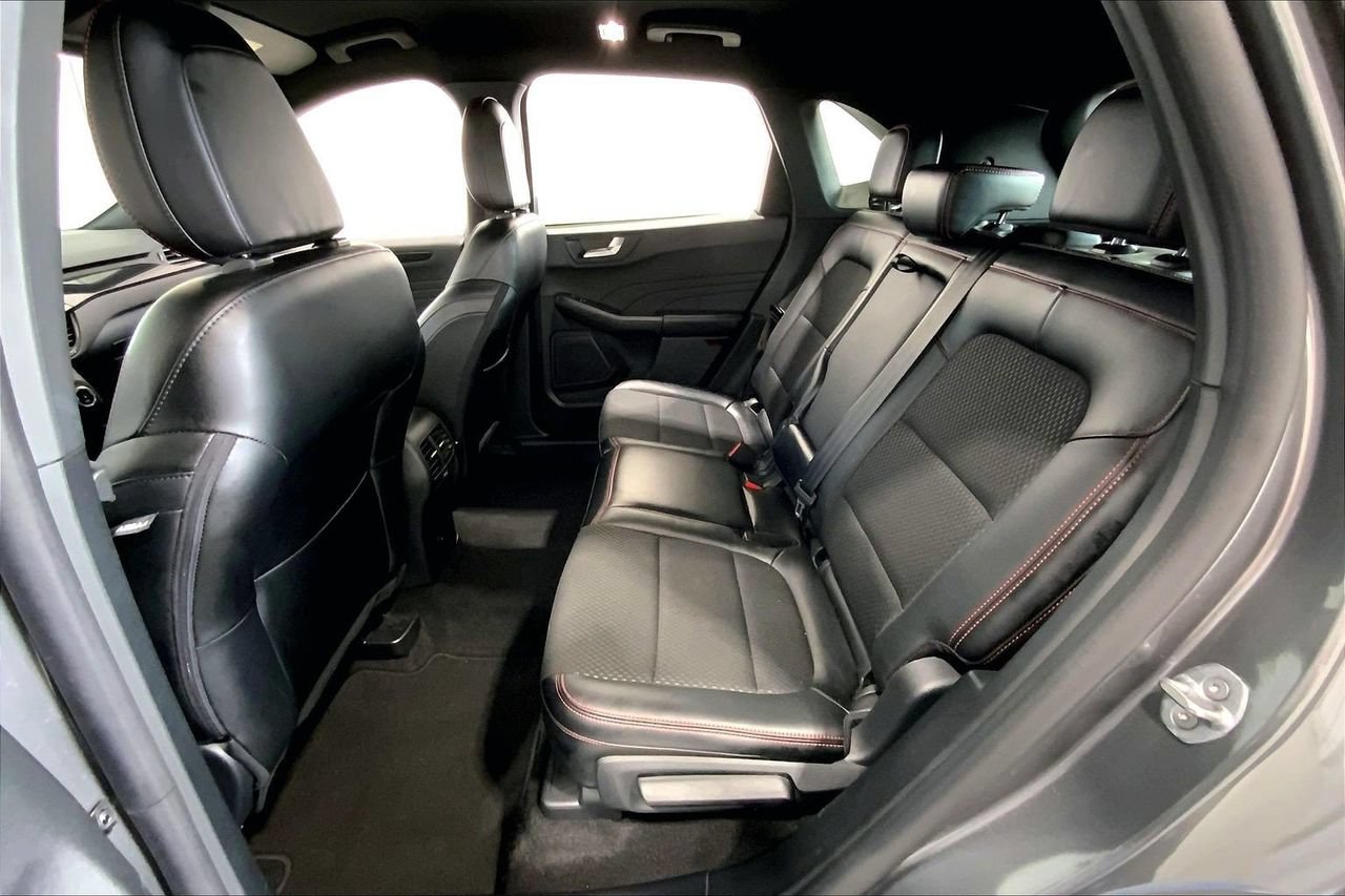 Certified 2025 Ford Escape ST-Line Select AWD/4WD image 19