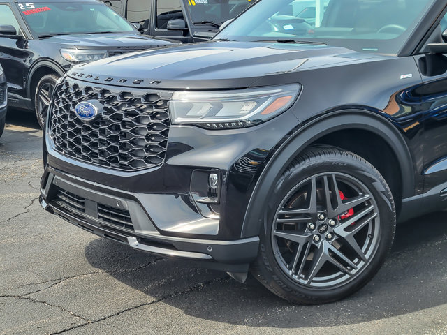 Certified 2025 Ford Explorer ST-Line w/ Premium Package image 8