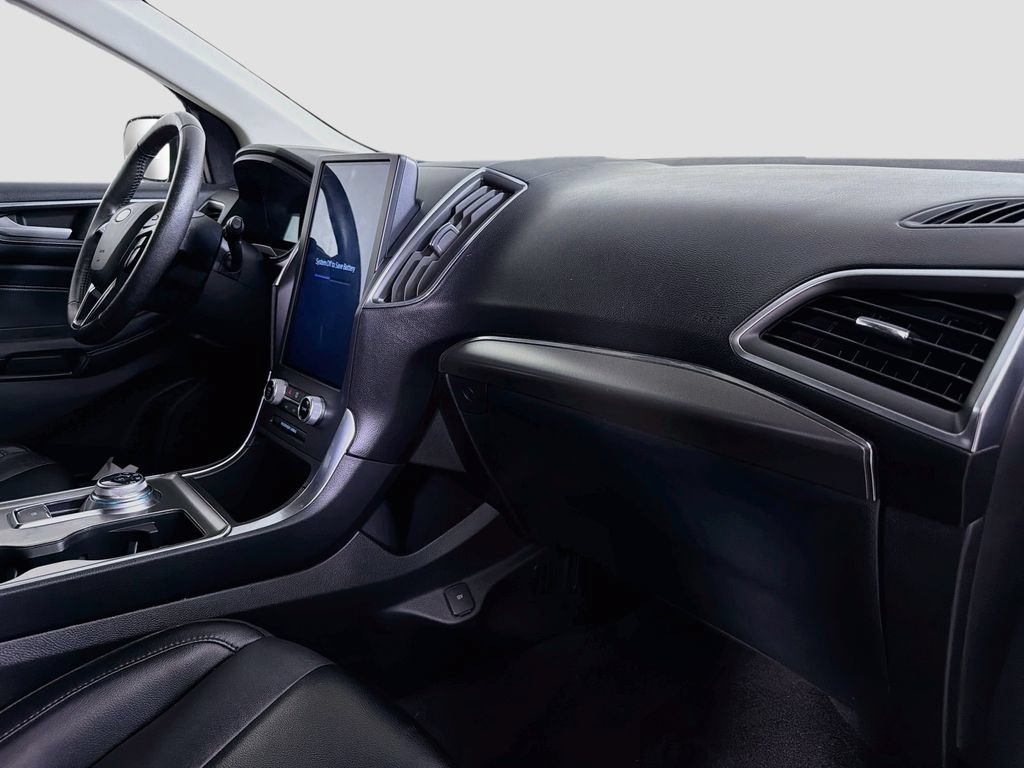 Certified 2022 Ford Edge Titanium AWD/4WD image 31