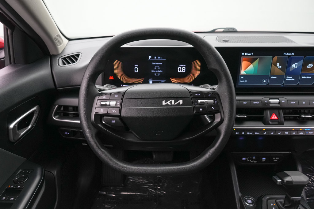 Used 2025 Kia K4 FWD image 13