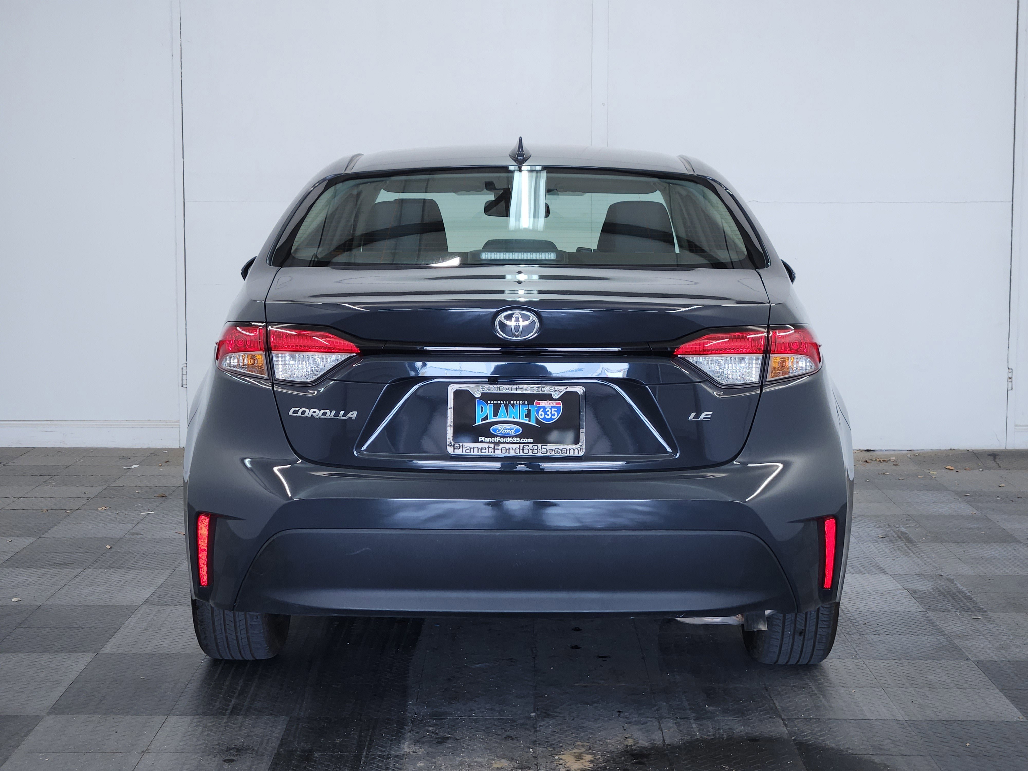 Used 2025 Toyota Corolla LE image 3