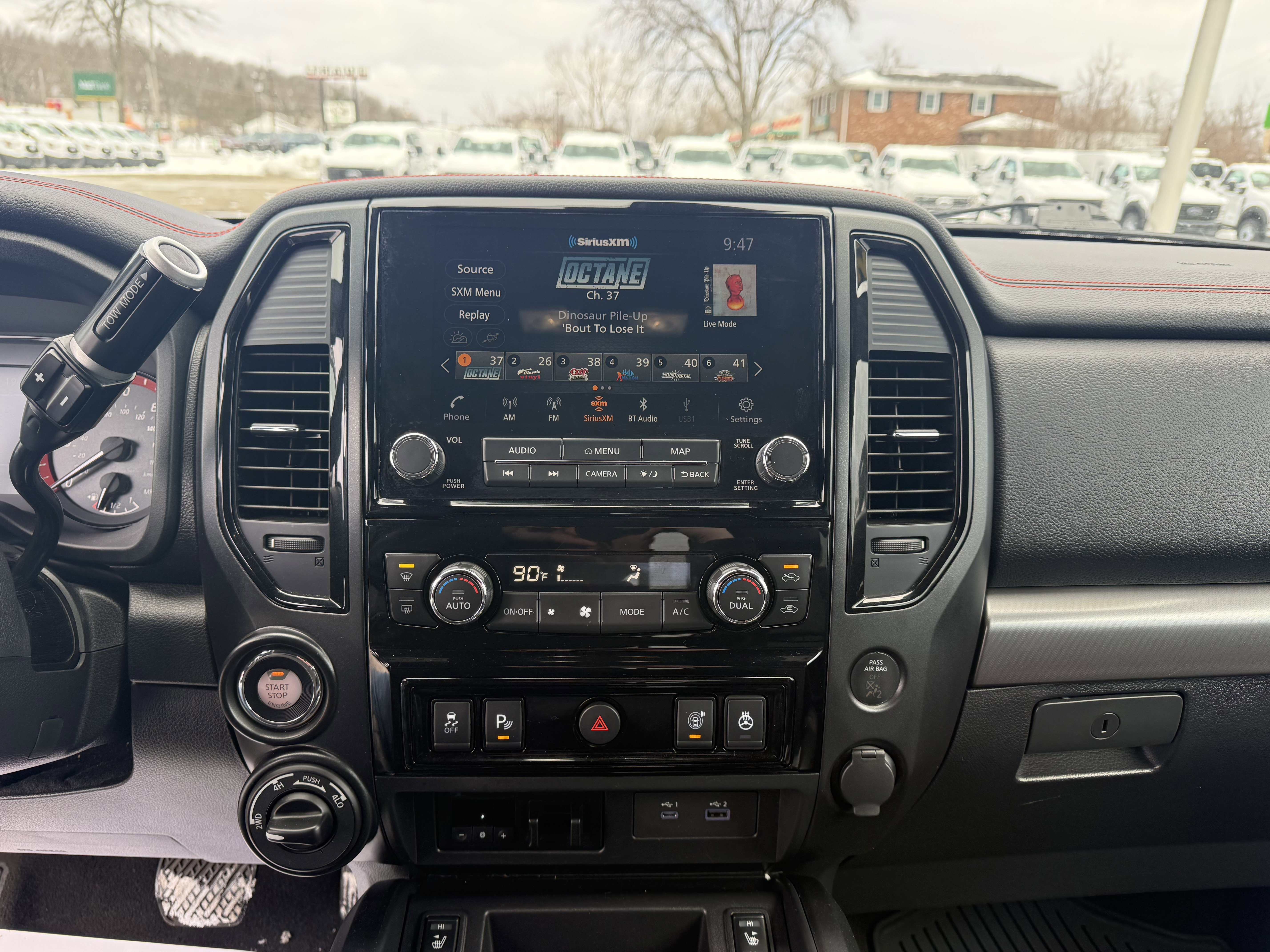 Used 2020 Nissan Titan PRO-4X w/ Pro-4x Convenience Package image 14