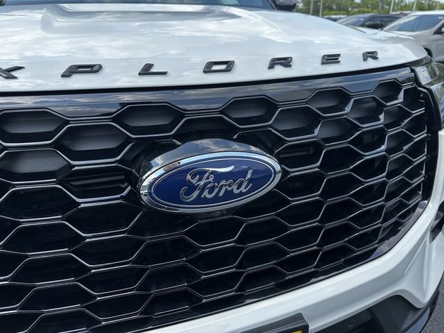 Certified 2025 Ford Explorer ST-Line AWD/4WD image 10