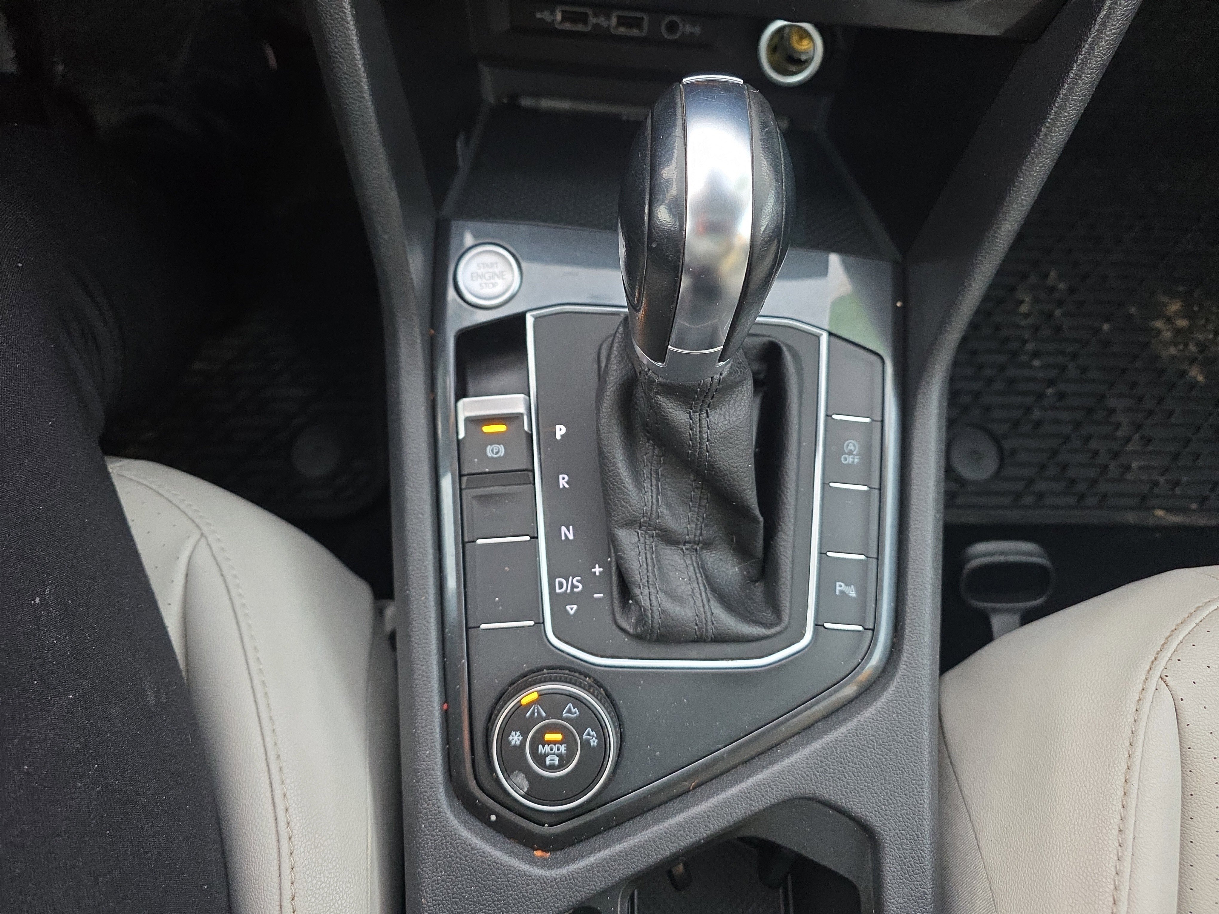 Used 2019 Volkswagen Tiguan SEL w/ 3rd Row Seat Package image 44