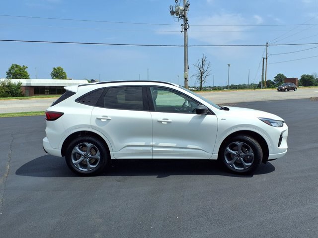 Certified 2023 Ford Escape ST-Line w/ Tech Pack #1 AWD/4WD image 6