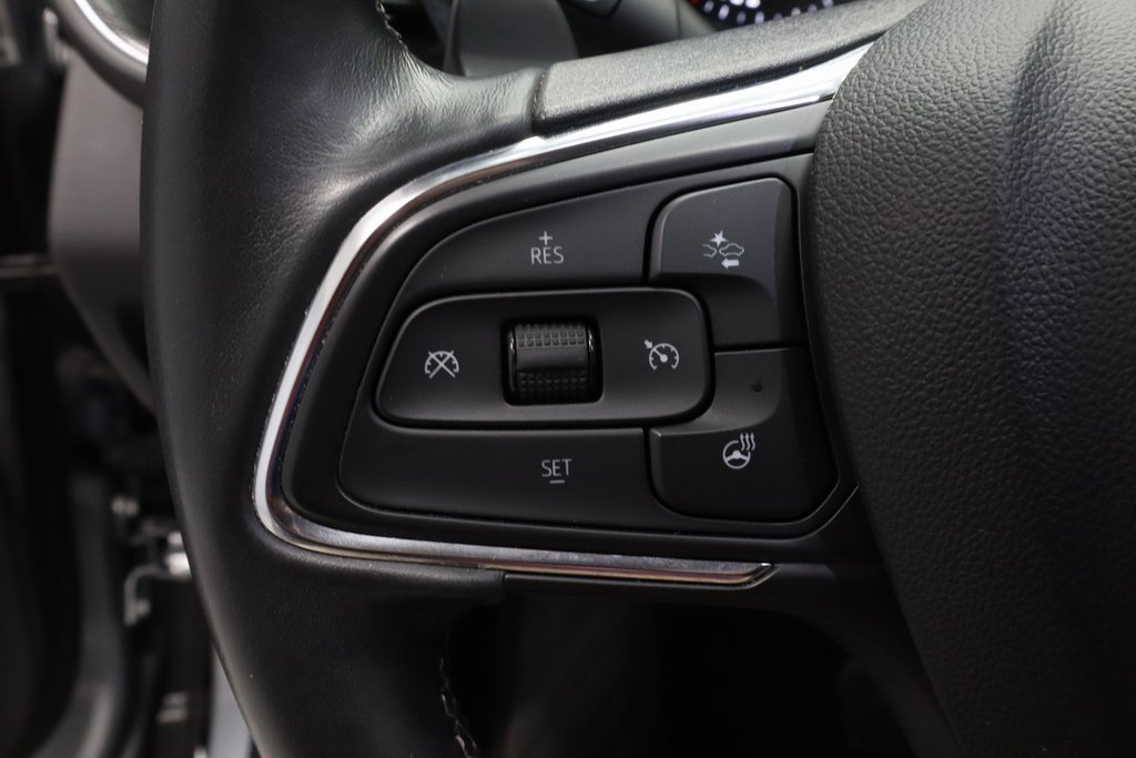 Used 2023 Buick Envision Essence image 27