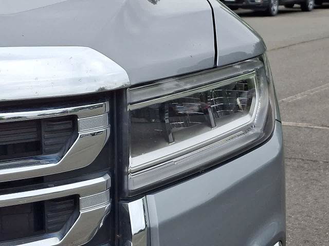 Used 2023 GMC Acadia SLT w/ Technology Package FWD image 28