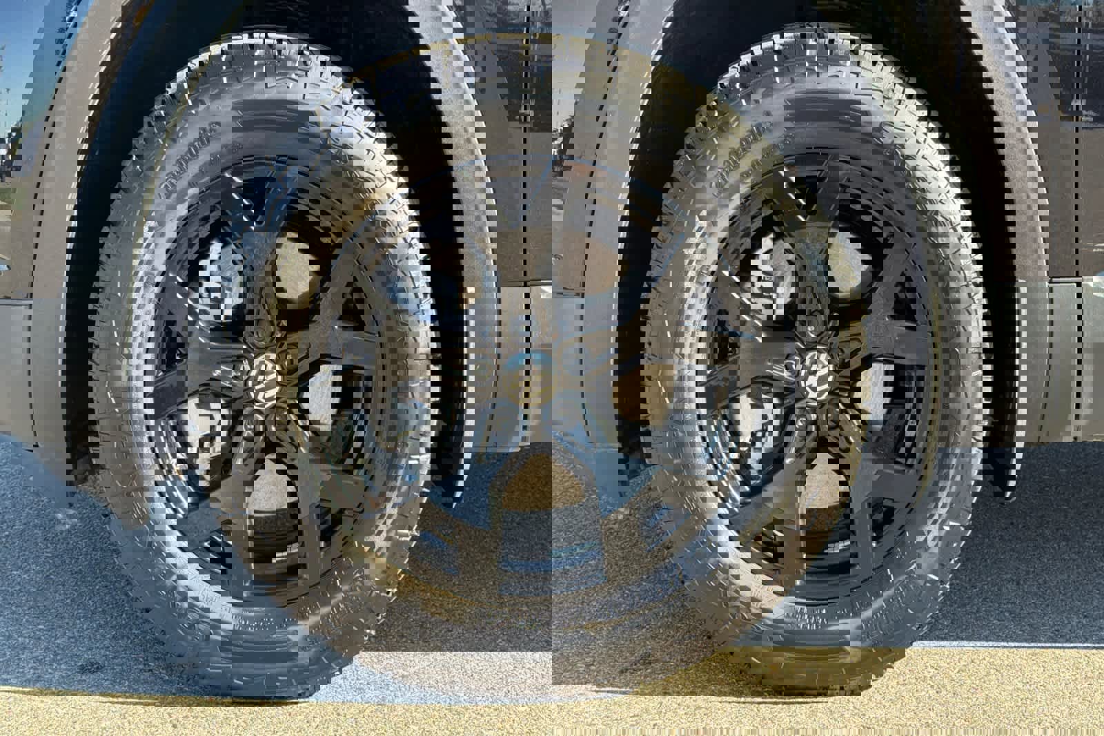 Used 2025 Volkswagen Atlas Peak Edition SE image 26