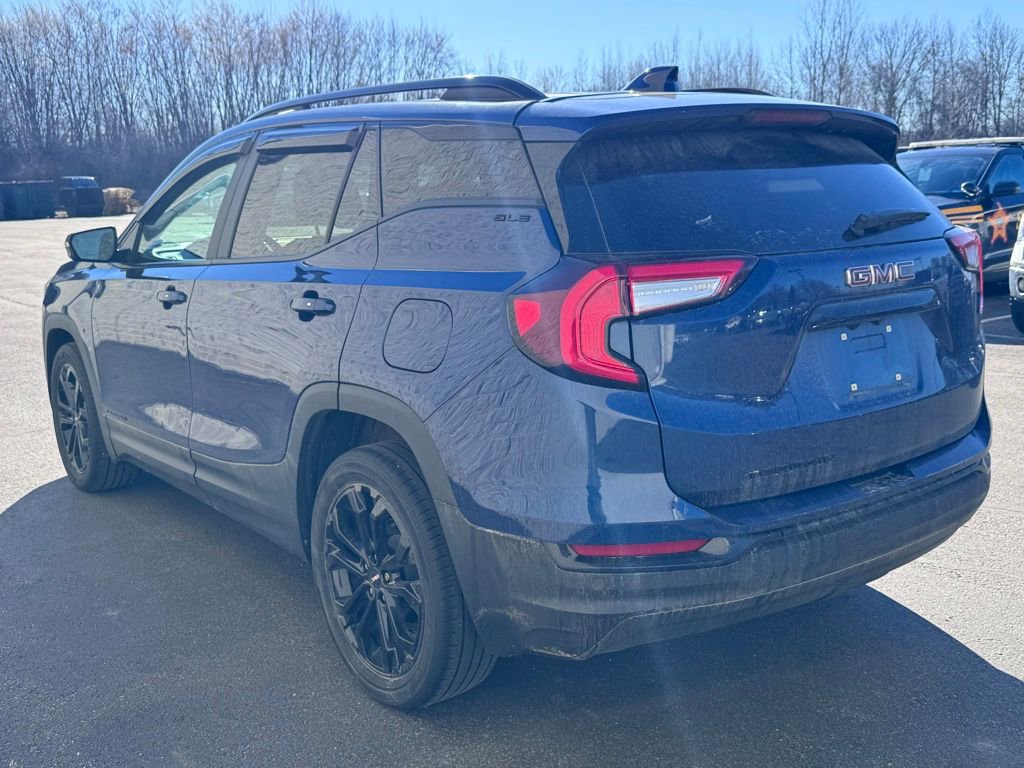 Used 2022 GMC Terrain SLE w/ Driver Convenience Package image 5
