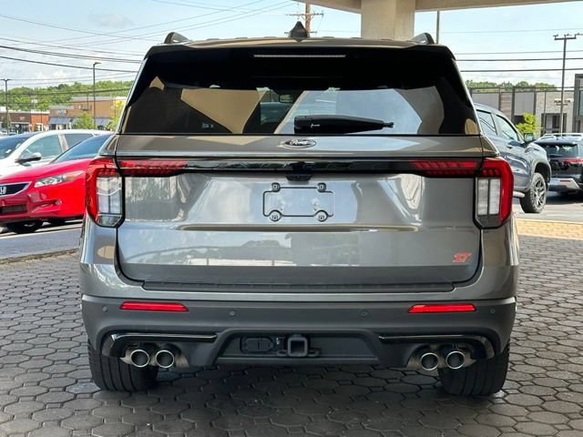 Certified 2025 Ford Explorer ST AWD/4WD image 5