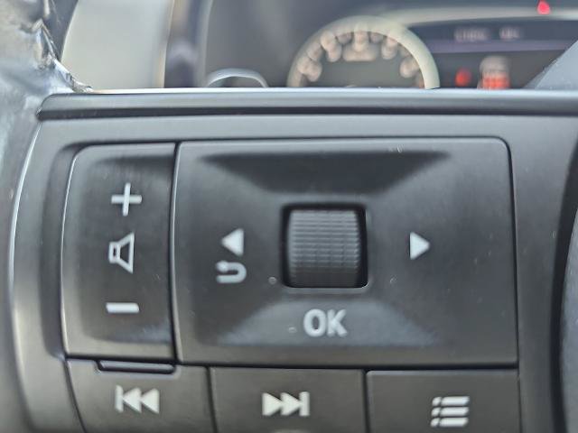 Used 2025 Nissan Pathfinder SV AWD/4WD image 17