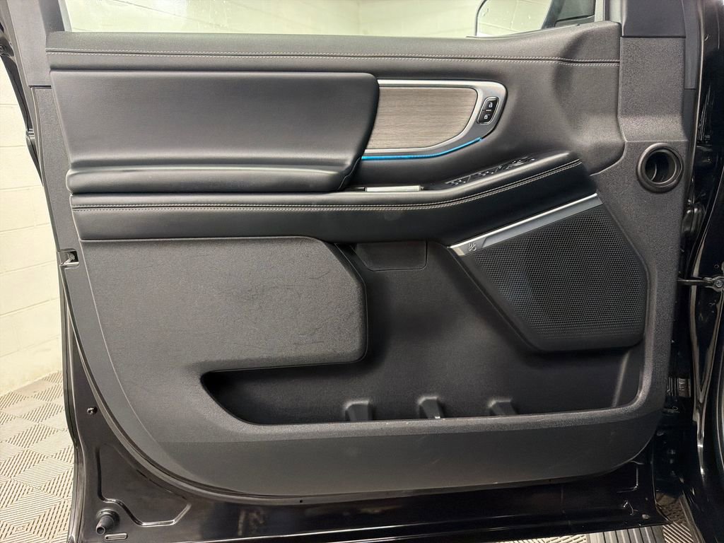 Certified 2025 Ford Expedition Max Platinum AWD/4WD image 17