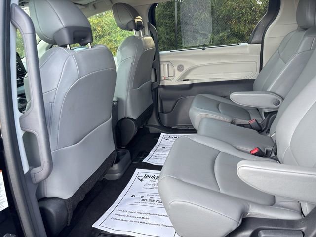 Used 2023 Toyota Sienna XLE image 12