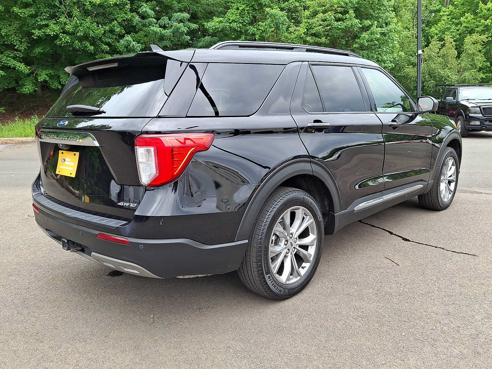 Certified 2023 Ford Explorer XLT w/ Equipment Group 202A AWD/4WD image 6