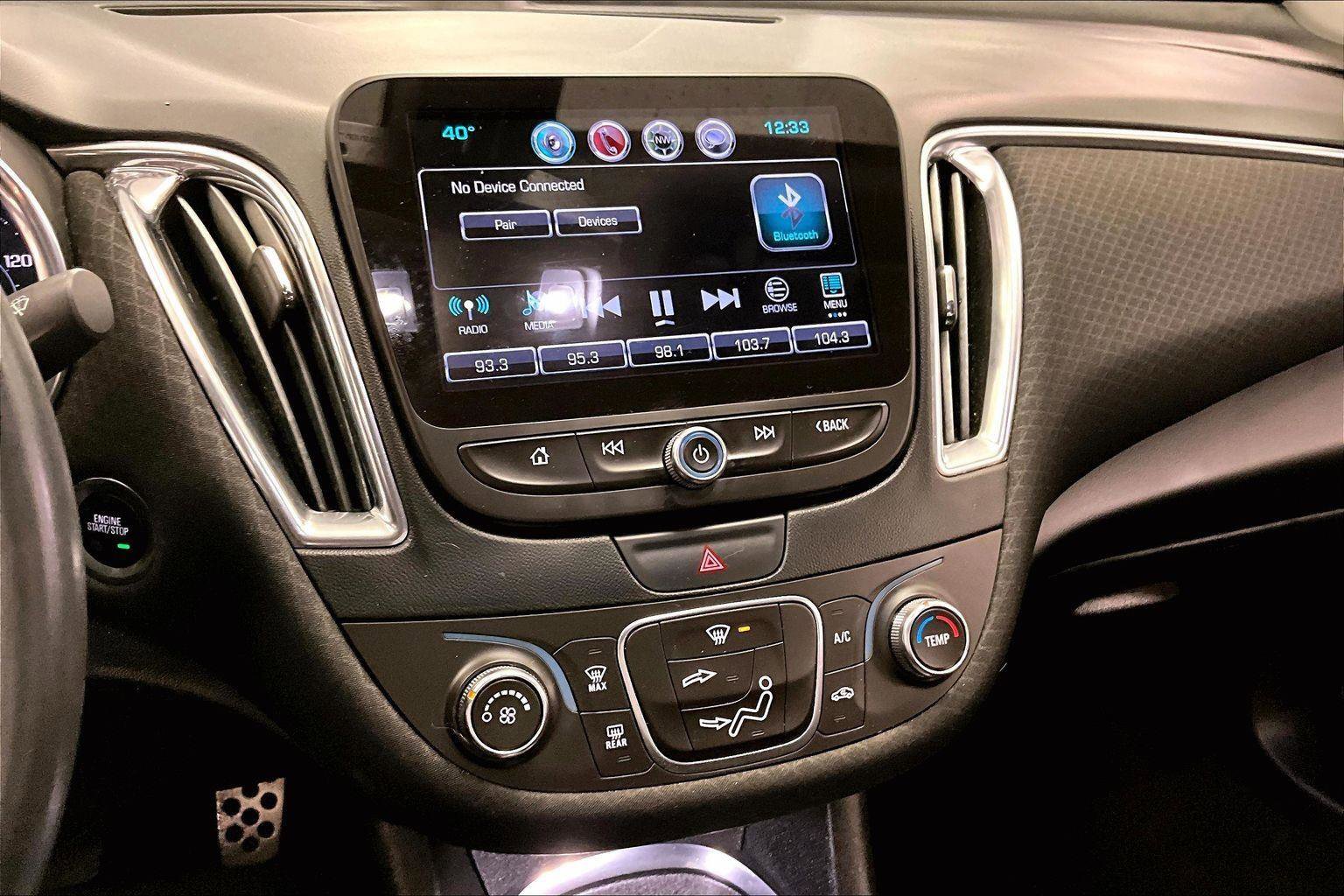 Used 2017 Chevrolet Malibu LT image 6