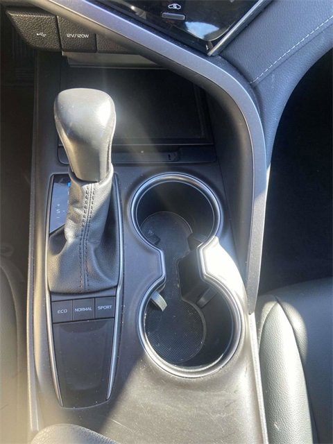 Used 2024 Toyota Camry SE image 19