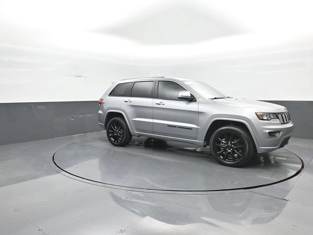 Used 2020 Jeep Grand Cherokee Altitude AWD/4WD image 2