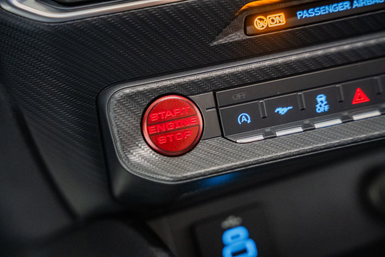 Certified 2025 Ford Mustang Premium image 28