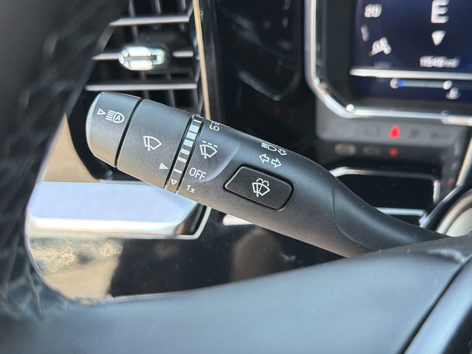 Used 2024 Chevrolet Silverado 1500 LT image 21