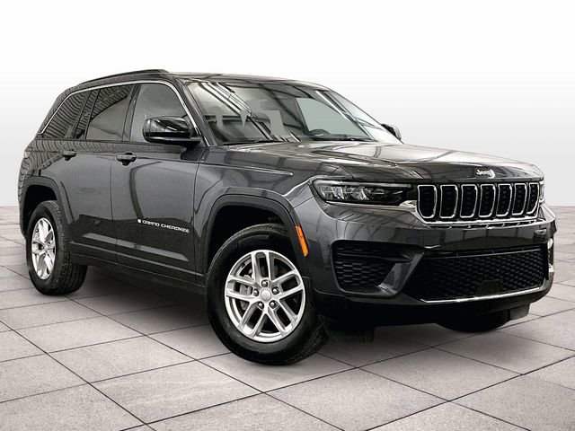 Used 2025 Jeep Grand Cherokee Laredo X w/ Luxury Tech Group I AWD/4WD image 2