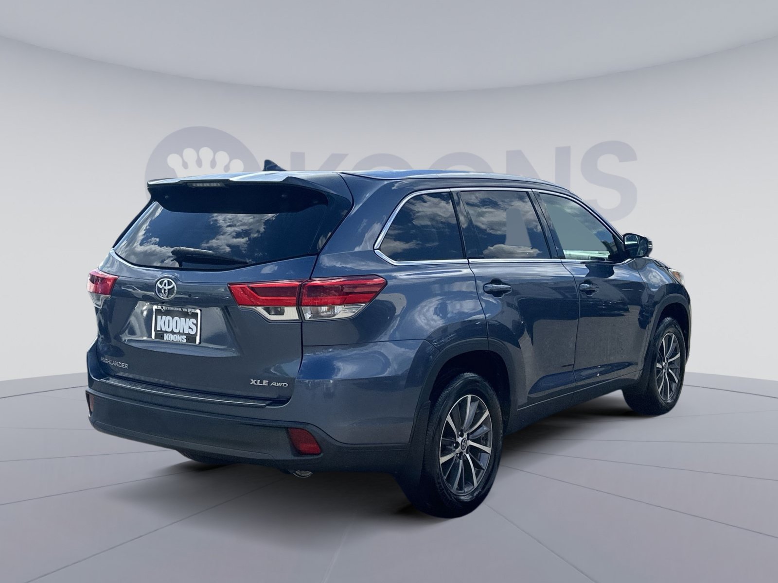 Used 2018 Toyota Highlander XLE AWD/4WD image 16