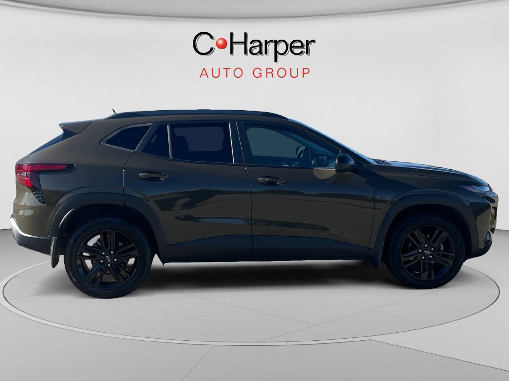 Used 2024 Chevrolet Trax ACTIV FWD image 2