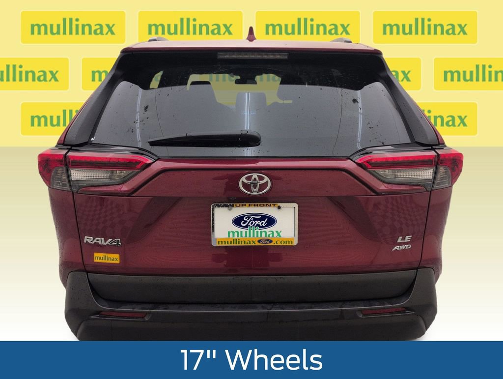 Used 2019 Toyota RAV4 LE AWD/4WD image 4