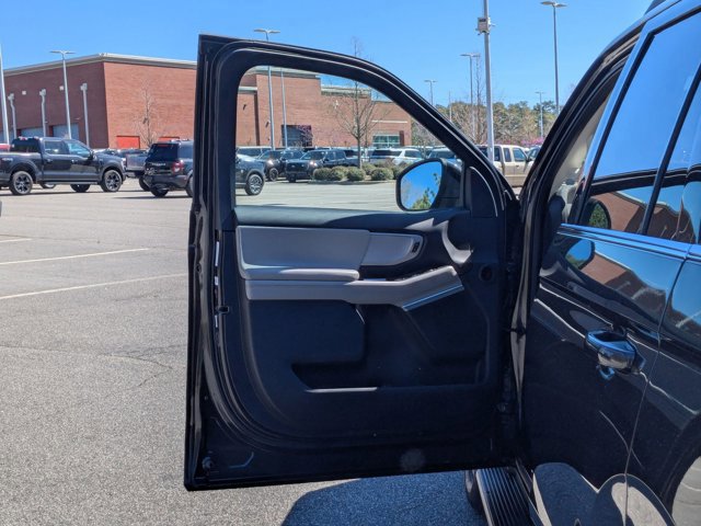 Certified 2025 Ford Expedition Active image 14