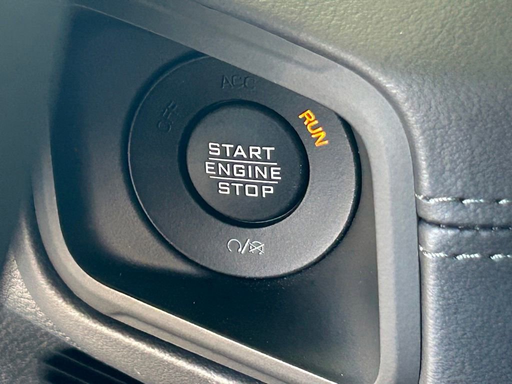 Used 2025 Jeep Gladiator Mojave w/ Safety Group AWD/4WD image 45