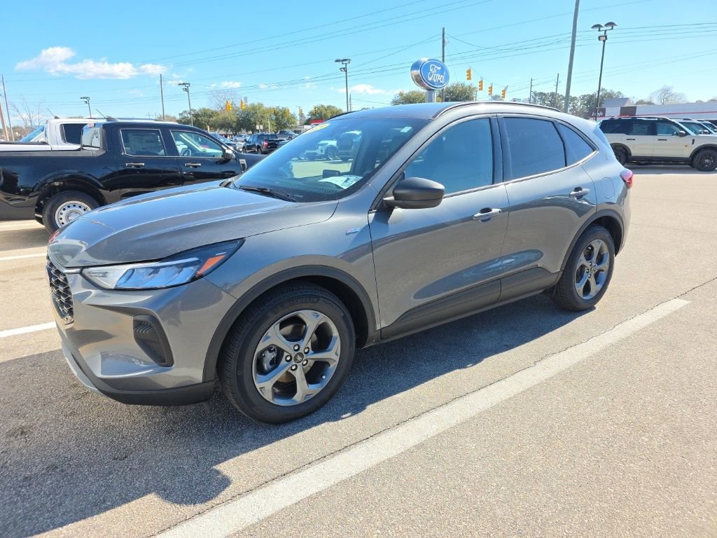 Certified 2025 Ford Escape ST-Line image 2