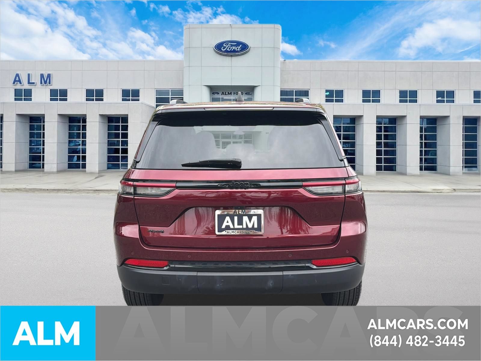 Used 2025 Jeep Grand Cherokee Altitude AWD/4WD image 6