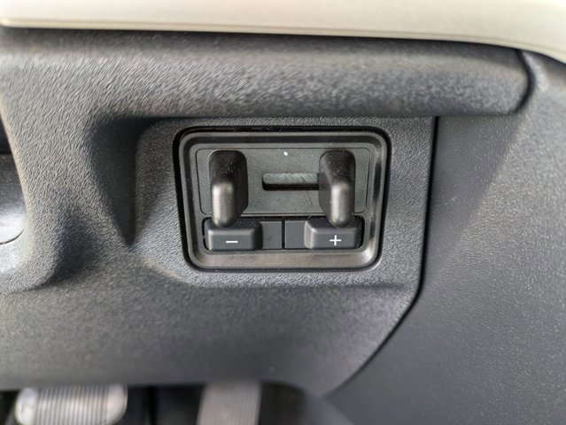 Certified 2025 Ford Expedition Active image 23