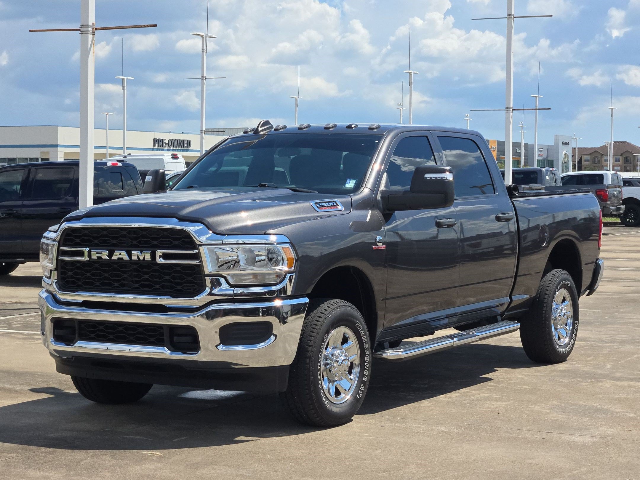 Used 2024 RAM 2500 Tradesman w/ Chrome Appearance Group AWD/4WD image 8